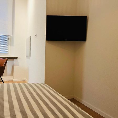 Modernes City-Apartment Mit Highspeed-Wlan & Top-Lage - Easy Stay וופרטל מראה חיצוני תמונה